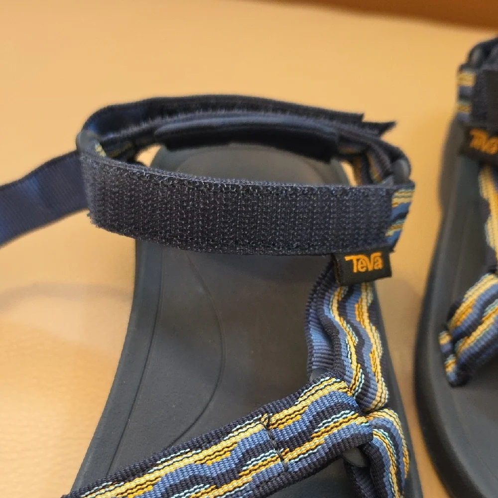 Teva Kids Hurricane XLT 2 sport sandals in the Kishi Dark Blue, Size 2, NWOB